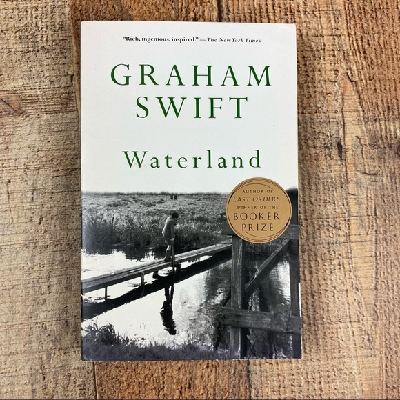 Waterland By Graham Swift Paperback Book Award Winning Author Historical Fiction - Picture 1 of 5
